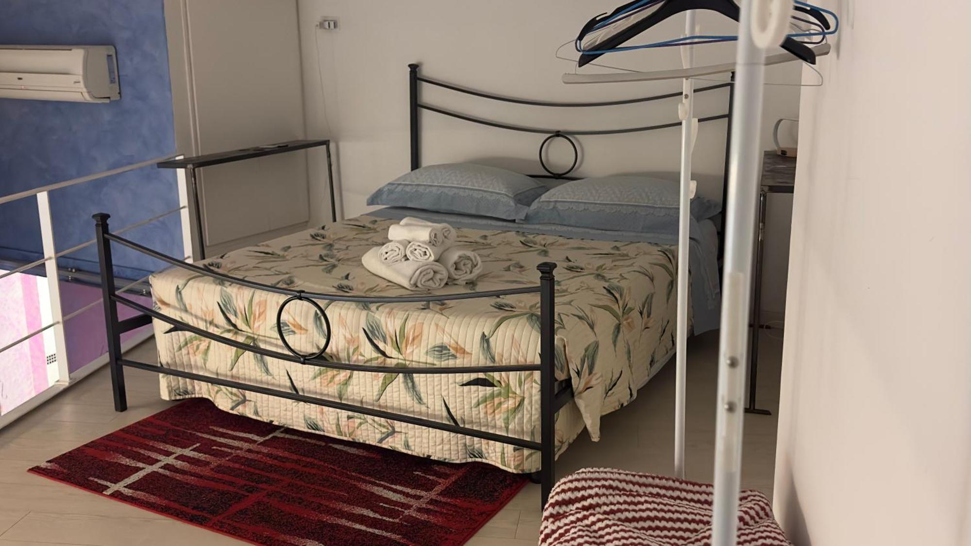 Small Mezzanine Apartment Colosseo Rzym Zewnętrze zdjęcie